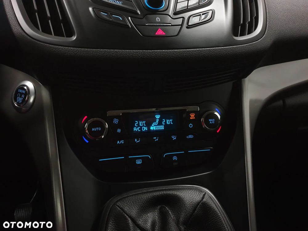 Ford Kuga - 24