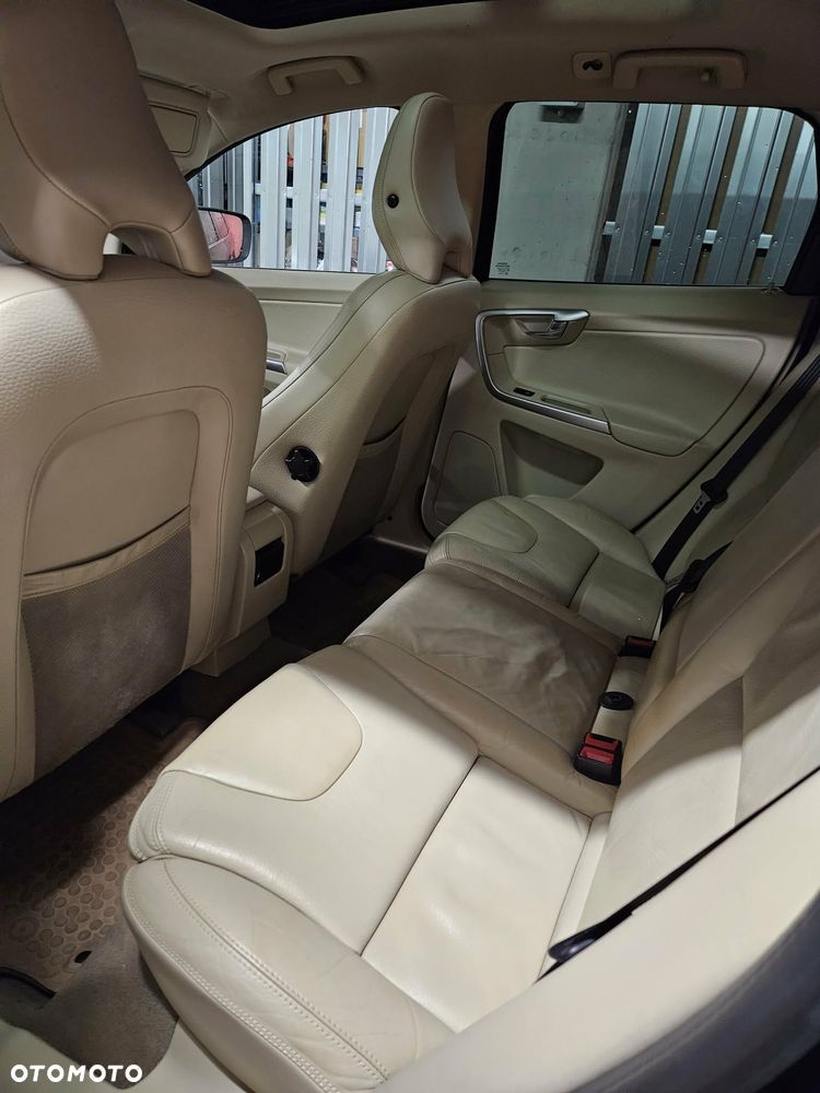 Volvo XC 60 3.2 AWD Momentum - 8