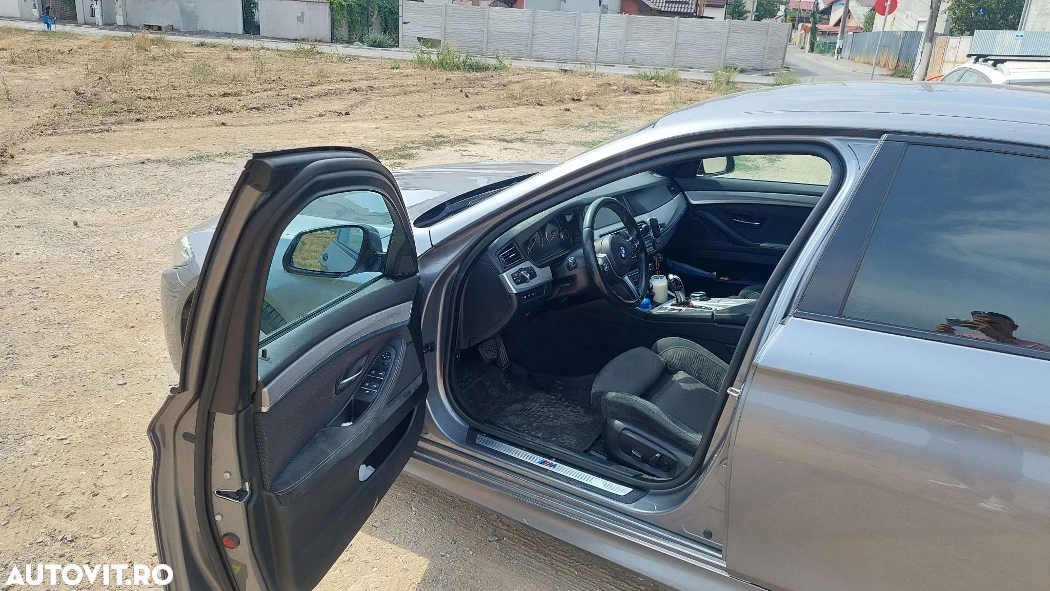 BMW Seria 5 528i xDrive - 15
