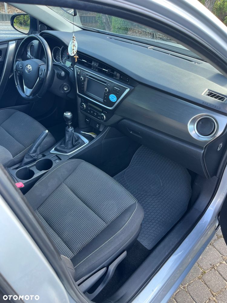 Toyota Auris 2.0 D-4D Premium Comfort - 11
