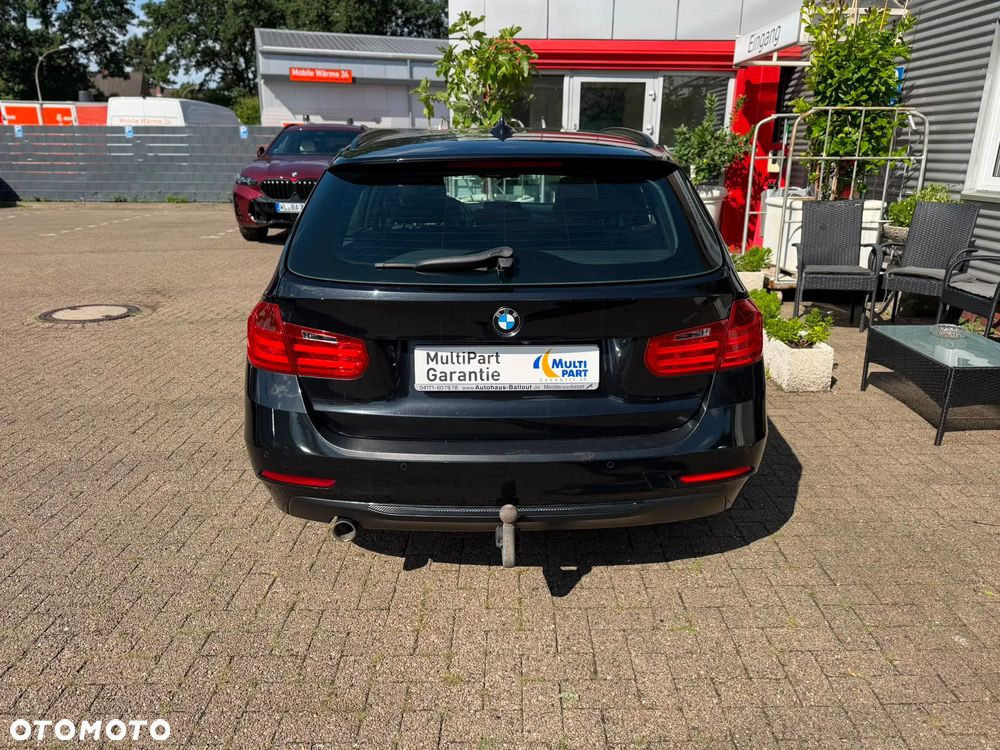 BMW Seria 3 318d Sport Line - 13