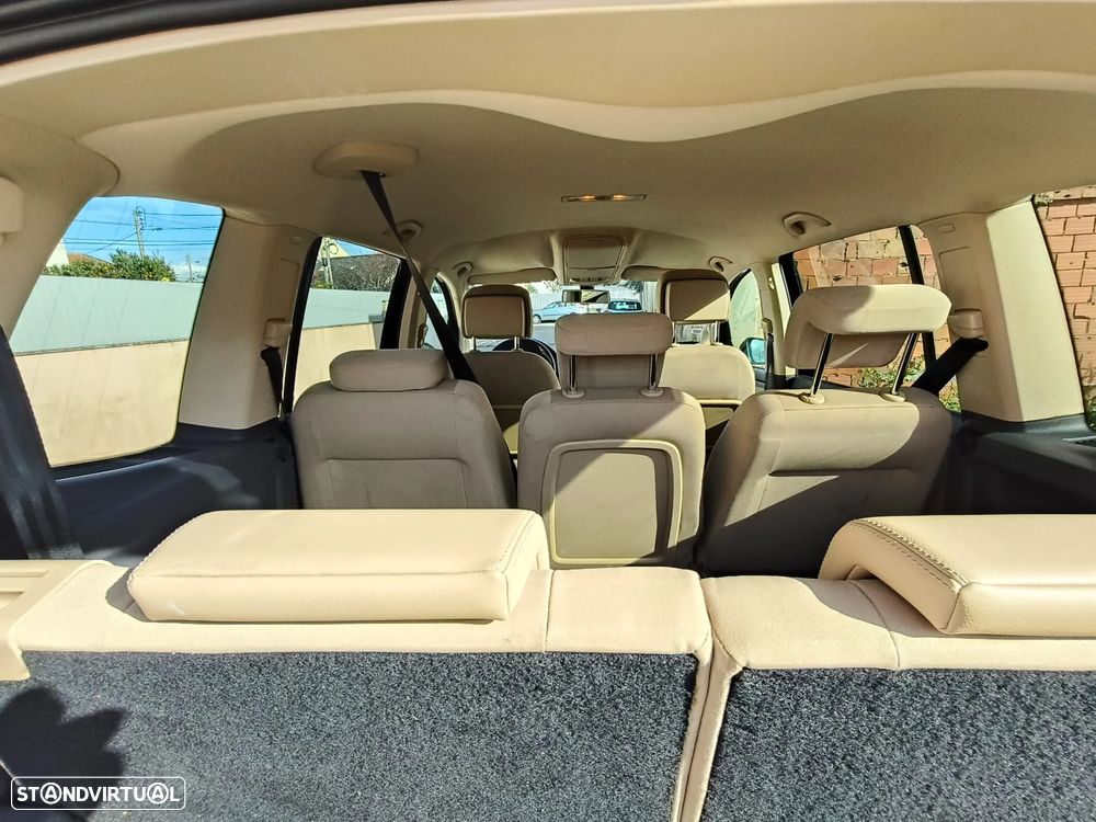 VW Touran 1.6 TDI Blue.Confortline 7L - 8