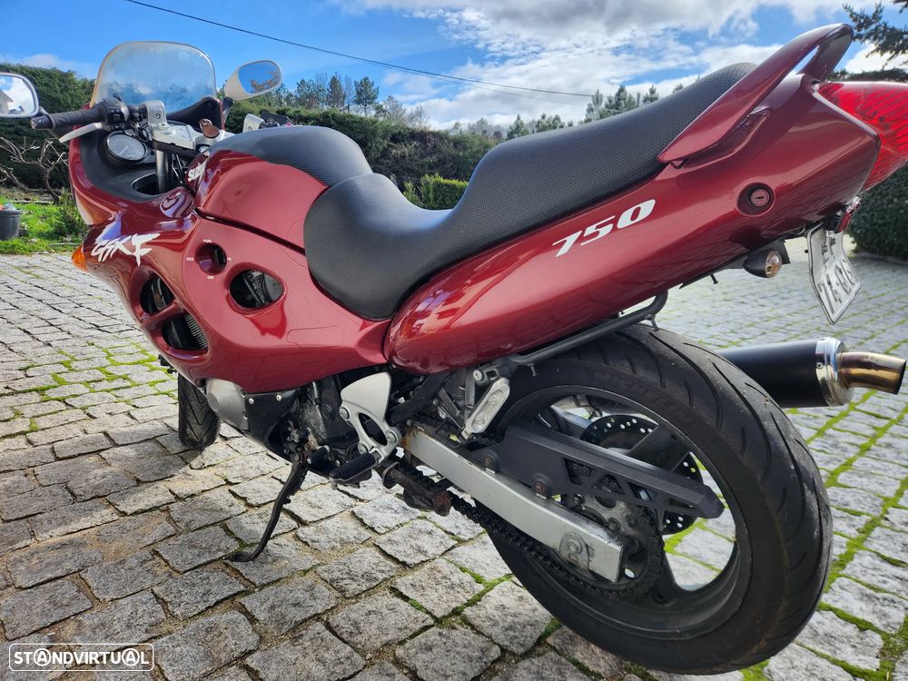 Suzuki GSX Gsxf 750 com 25 kw de livrete - 3
