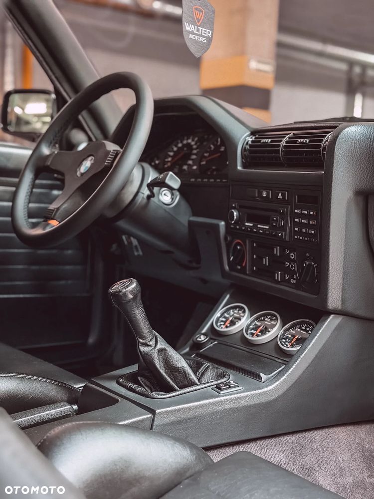 BMW M3 Standard - 8