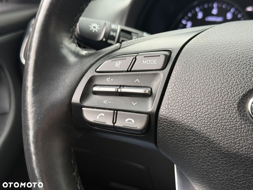 Hyundai i30 1.5 DPI Classic + - 16