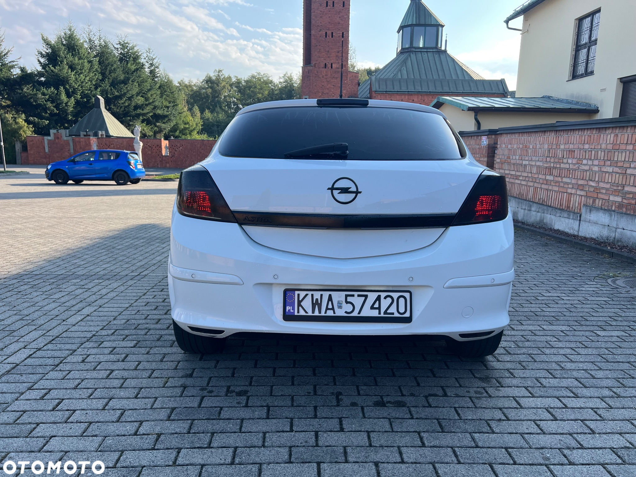 Opel Astra III GTC 1.6 Enjoy - 2