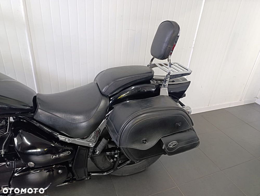 Suzuki Intruder - 12