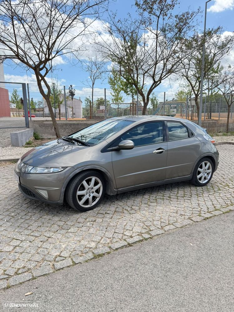 Honda Civic 1.8 Executive - 3