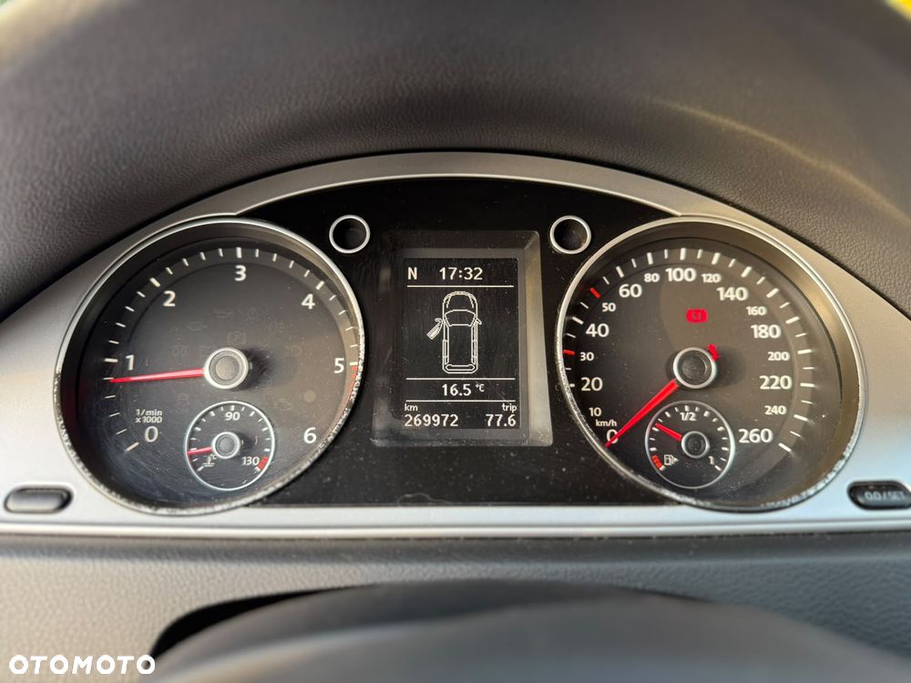 Volkswagen Passat 1.6 TDI BlueMotion Technology Comfortline - 19