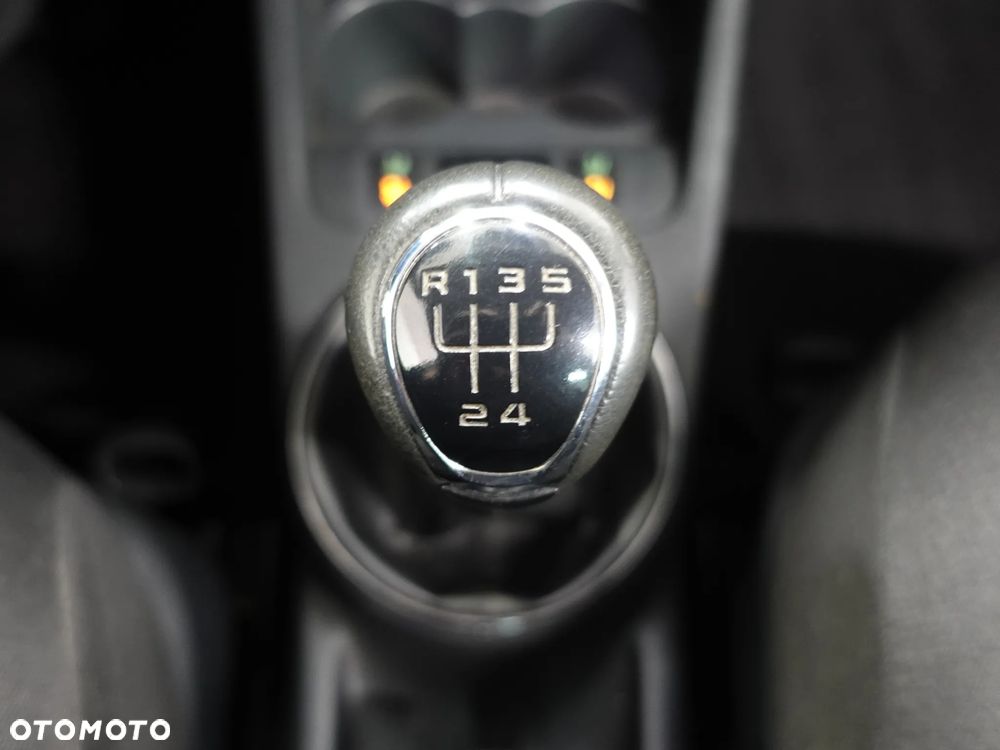 Skoda Fabia 1.2 HTP Ambition - 34