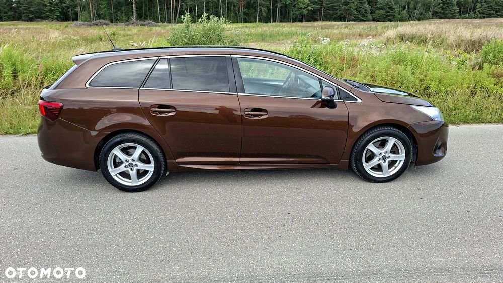 Toyota Avensis 2.0 D-4D Premium - 16