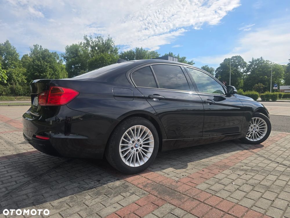 BMW Seria 3 318d DPF Edition Sport - 5