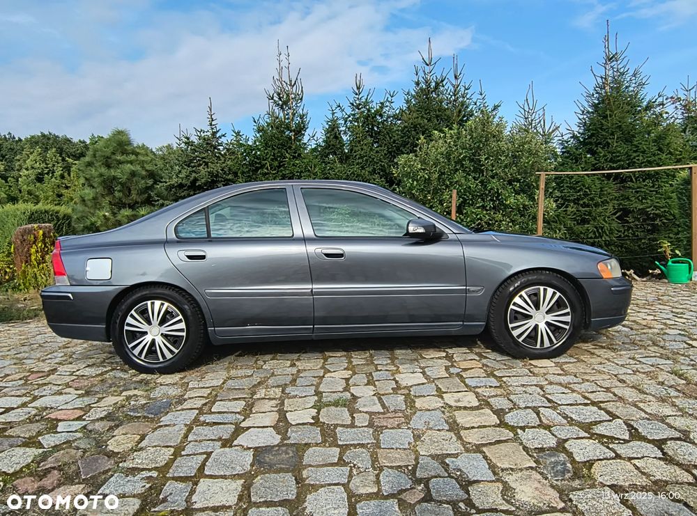 Volvo S60 2.4D Momentum - 9