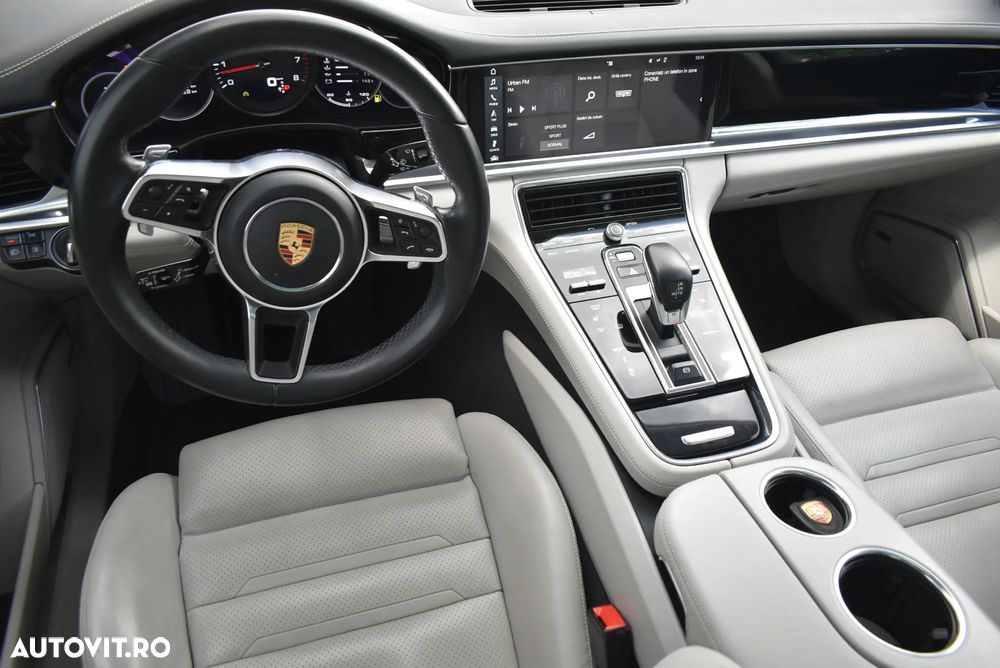 Porsche Panamera - 26