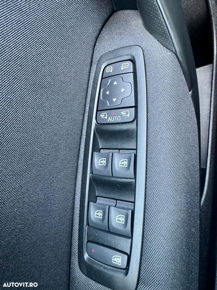 Renault Megane TCe 140 GPF LIMITED - 36