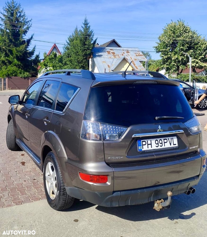 Mitsubishi Outlander 2.2 DI-D 4WD Intense+ 06 - 4