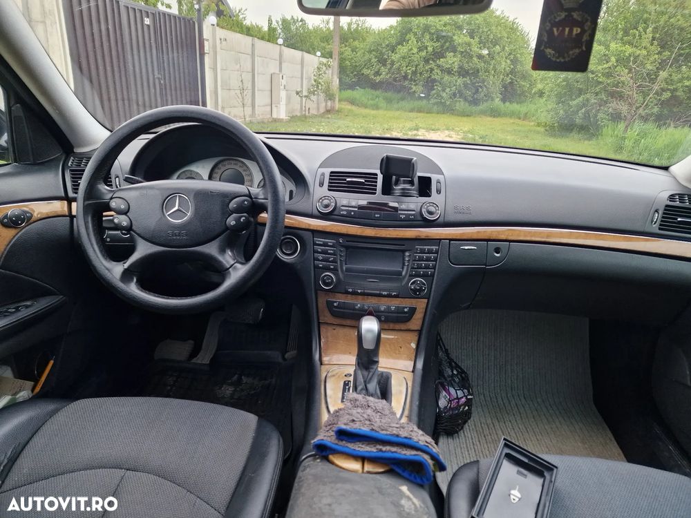 Mercedes-Benz E - 11