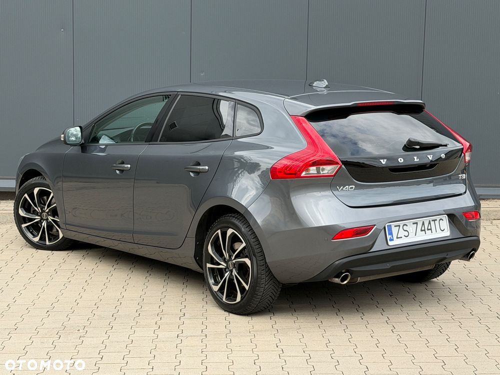 Volvo V40 T3 Momentum - 28