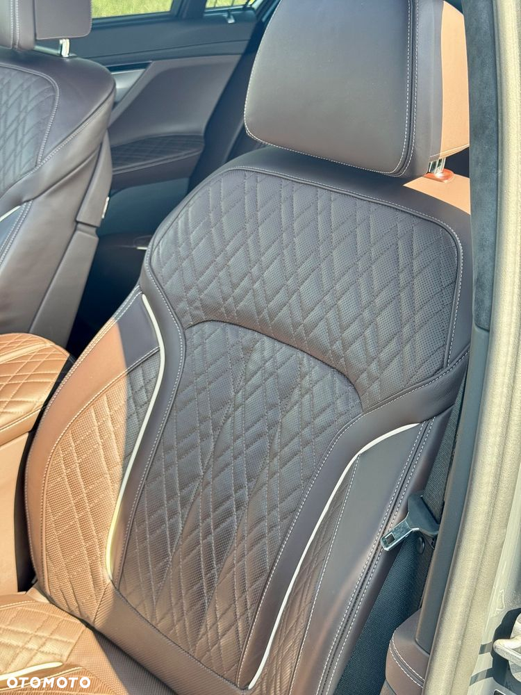 BMW Seria 7 740Ld xDrive - 24