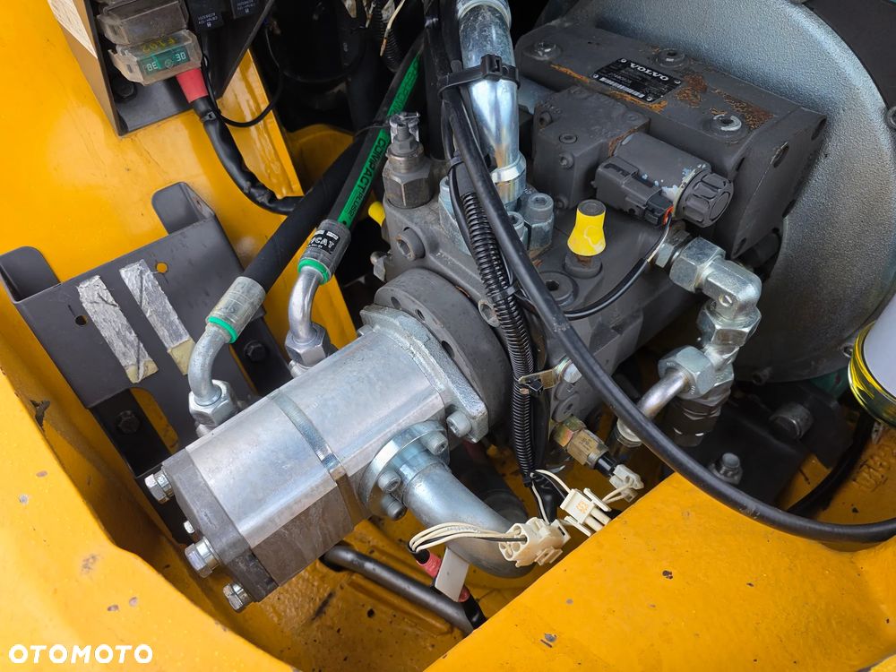 Volvo L30B-ZX, 2013 ROK, ŁYŻKA OTWIERANA + WIDŁY - 23