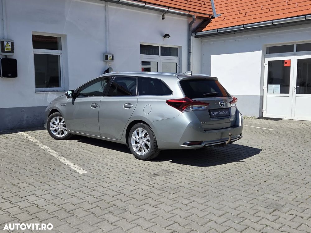 Toyota Auris 1.8 VVT-i Automatik Executive - 3