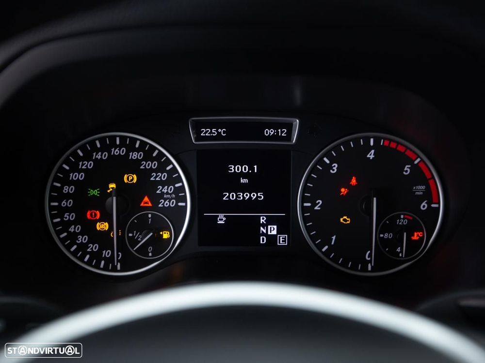 Mercedes-Benz B 180 - 23