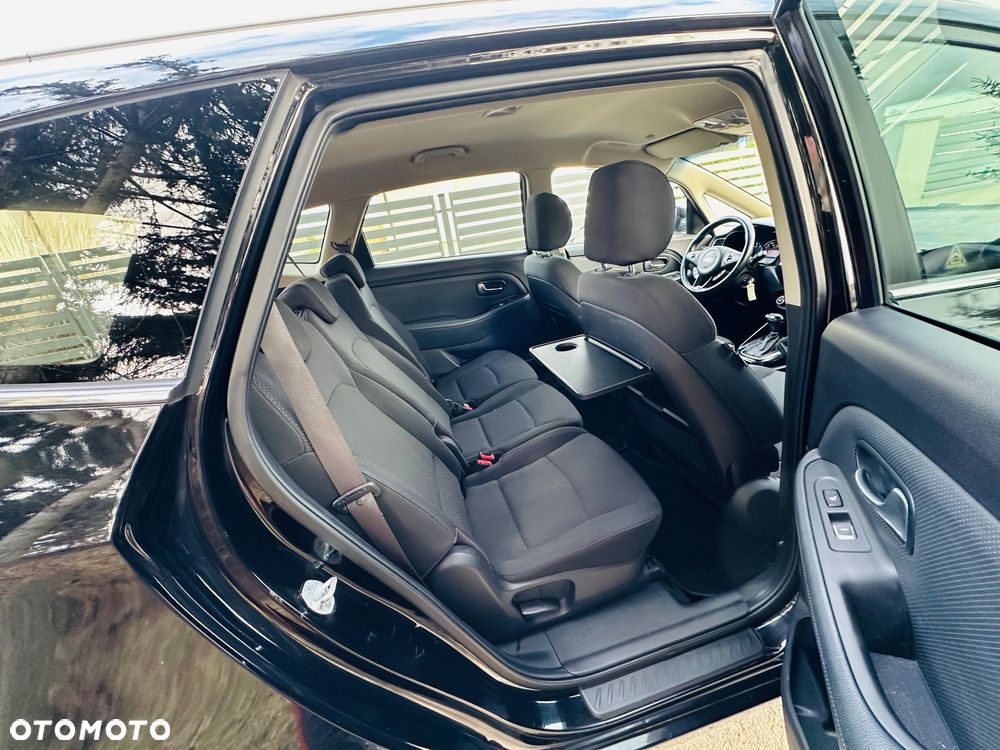 Kia Carens 1.7 CRDi Business Line 7os 7DCT - 9