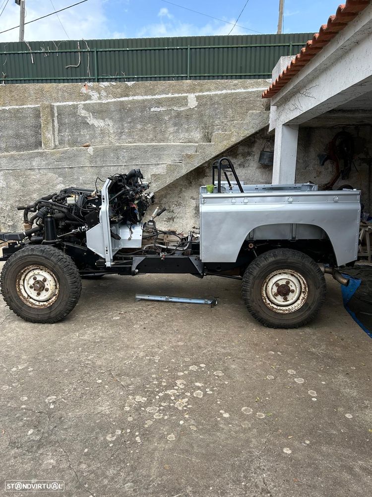 Land Rover Defender 90 2.4 CRD S - 46