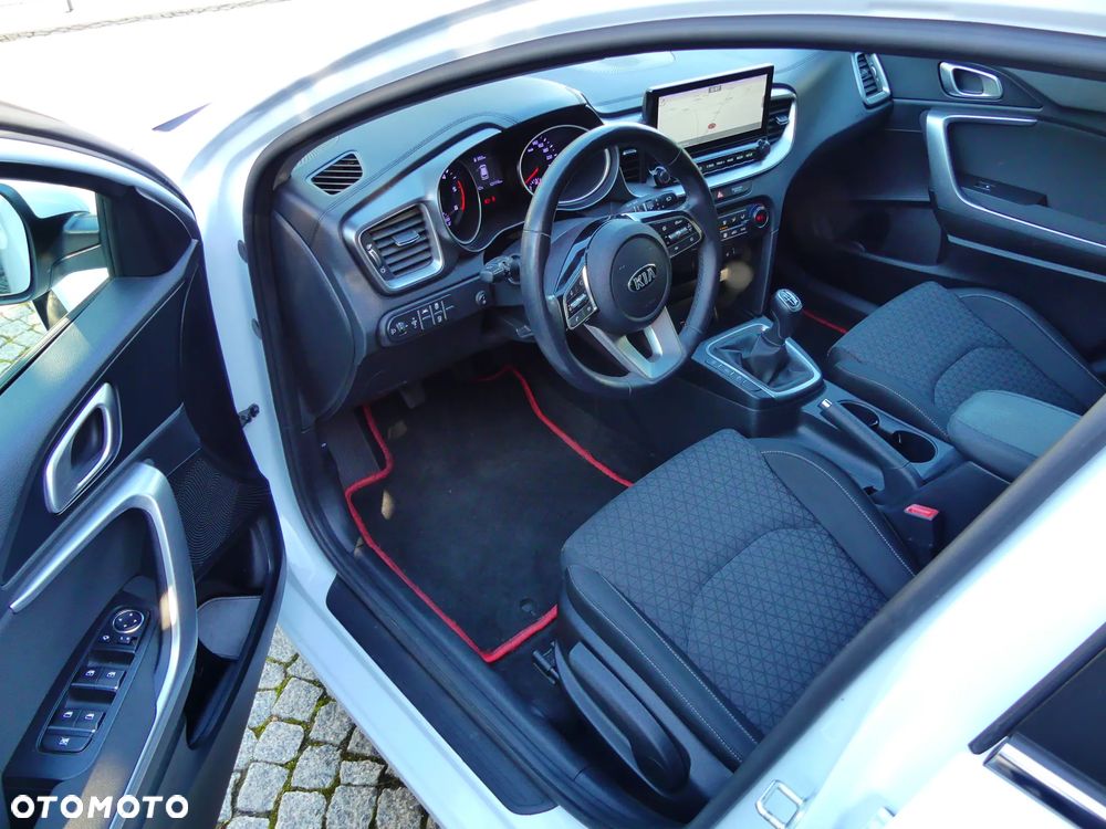 Kia Ceed - 17