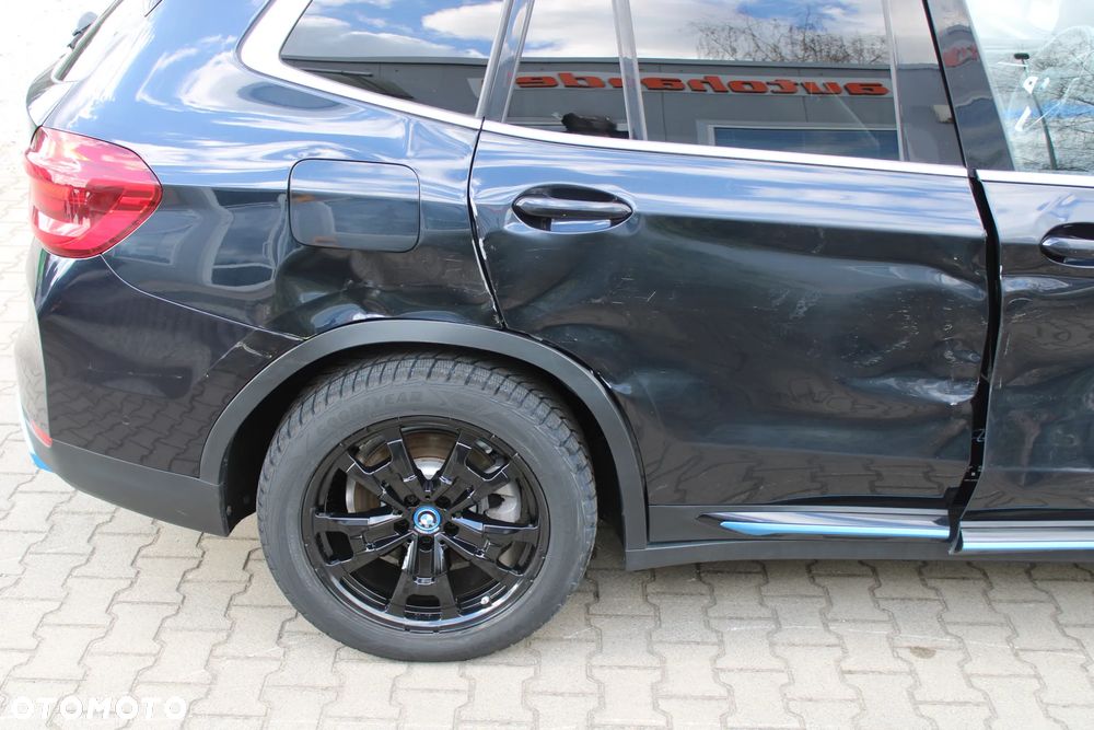 BMW iX3 - 6