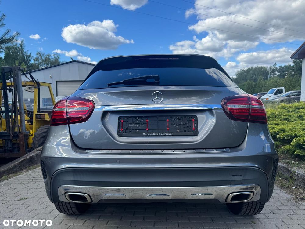 Mercedes-Benz GLA 250 4-Matic AMG Line - 14