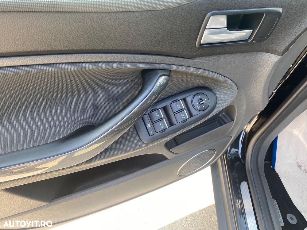 Ford Kuga 2.0 TDCi 4WD Powershift Titanium - 29