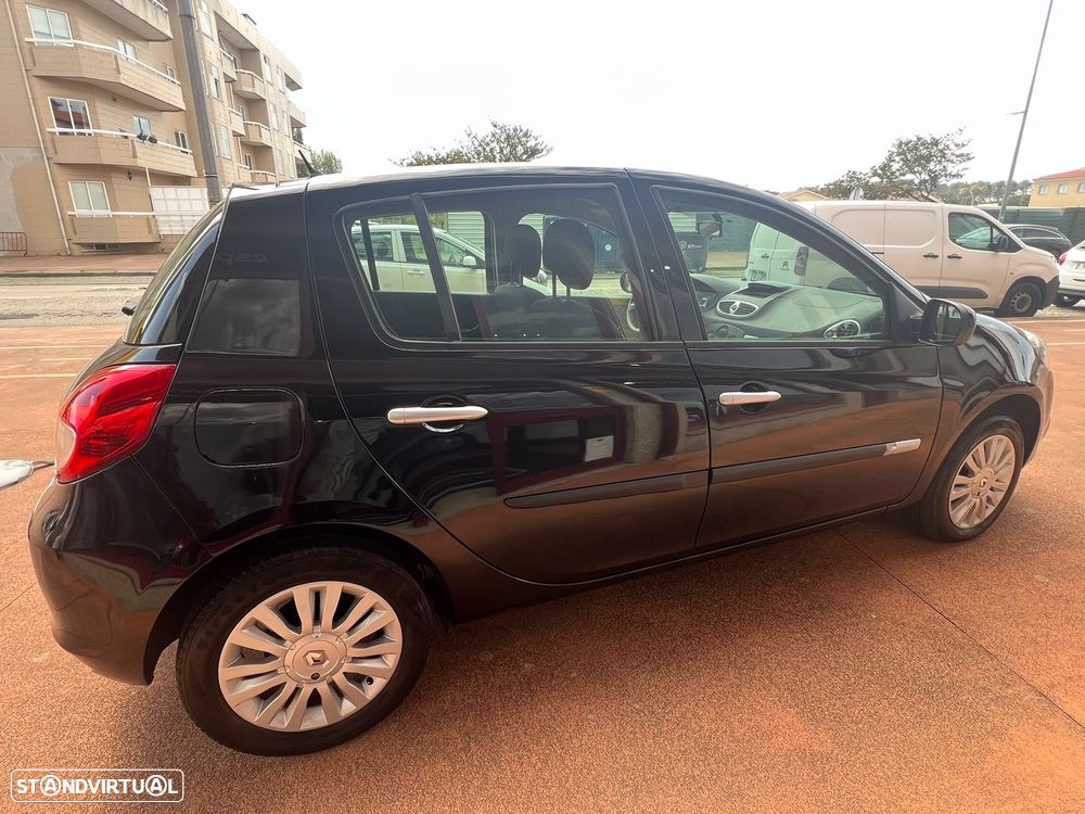 Renault Clio 1.2 16V Dynamique S - 8