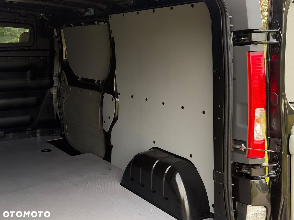 Renault Trafic - 32