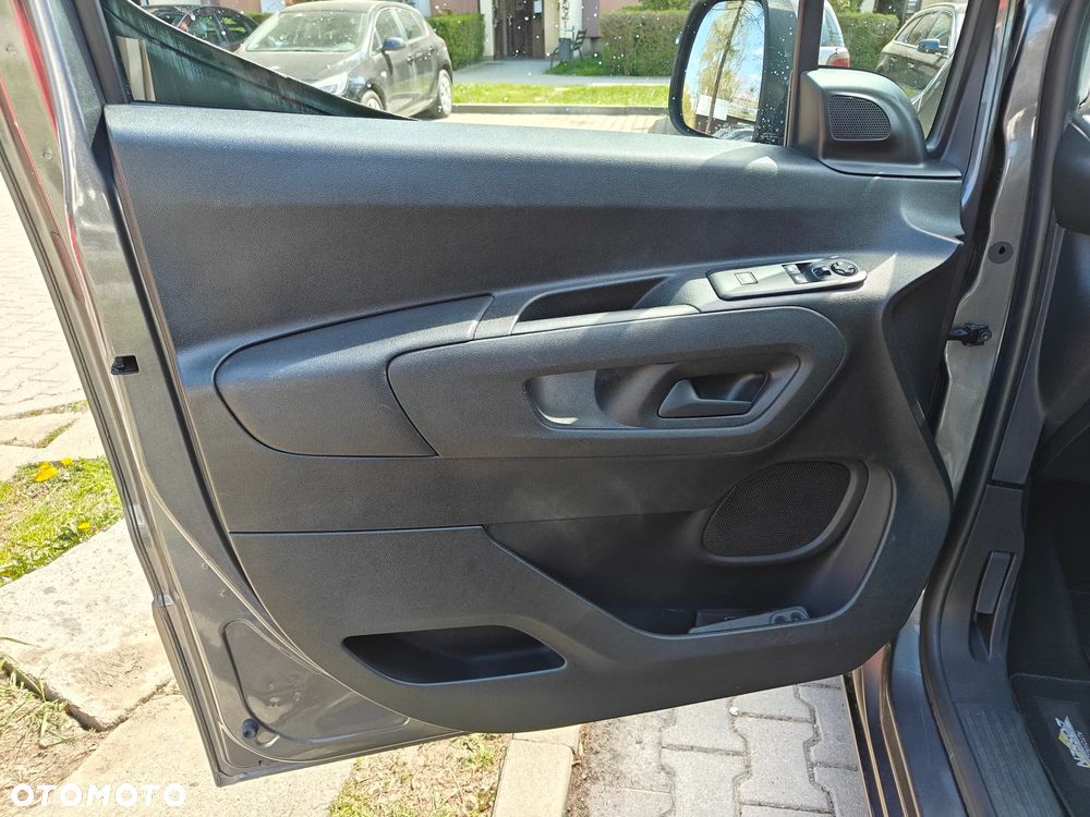 Opel Combo 1.5 CDTI Essentia S&S - 18
