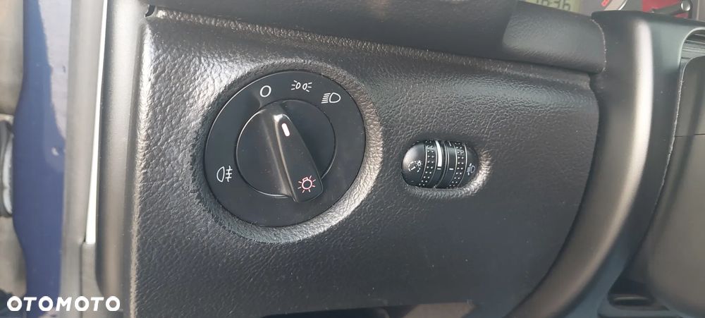 Volkswagen Passat - 11
