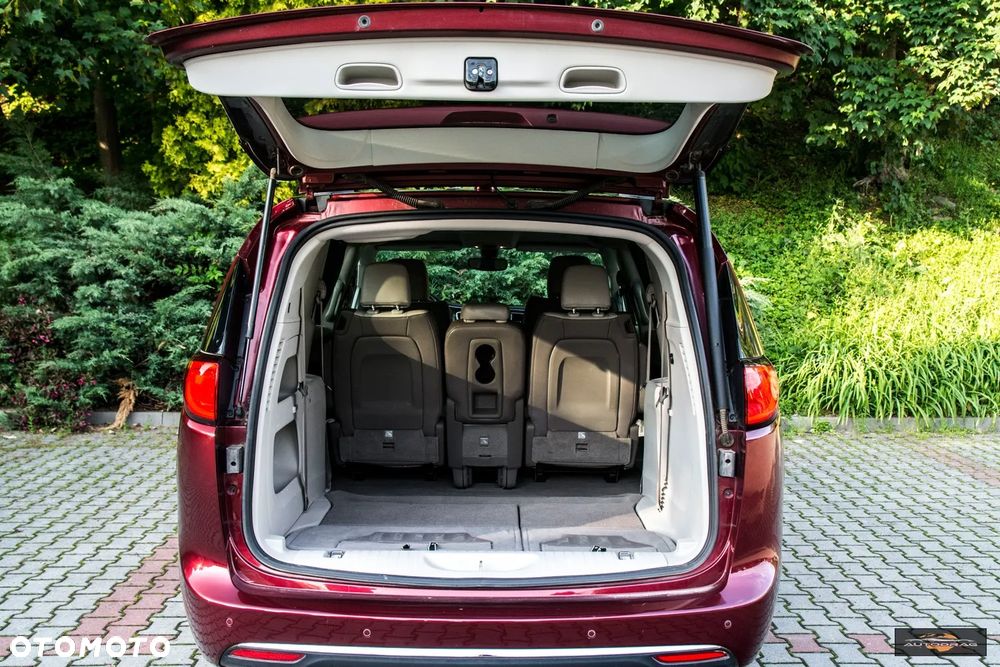 Chrysler Pacifica - 13