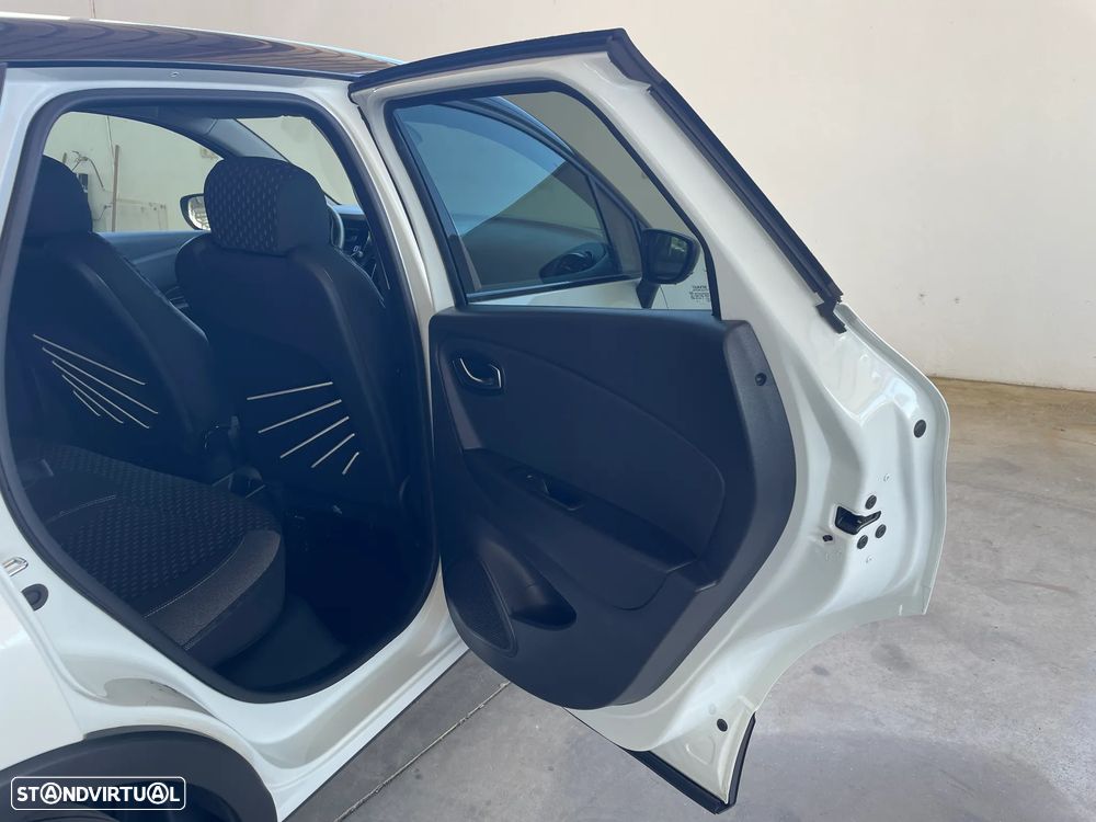 Renault Captur 1.3 TCe Exclusive EDC - 19