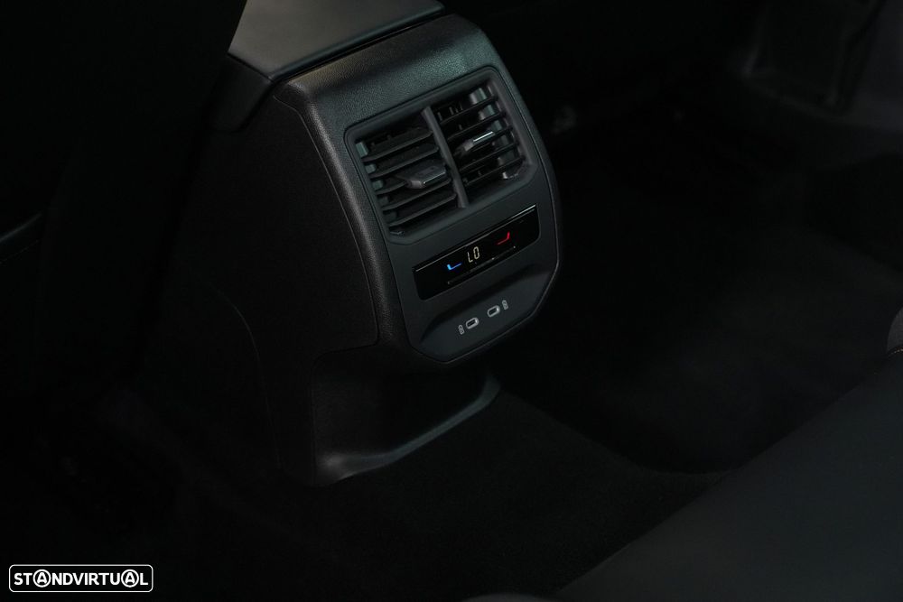 Cupra Leon 1.4 e-Hybrid MID DSG - 40