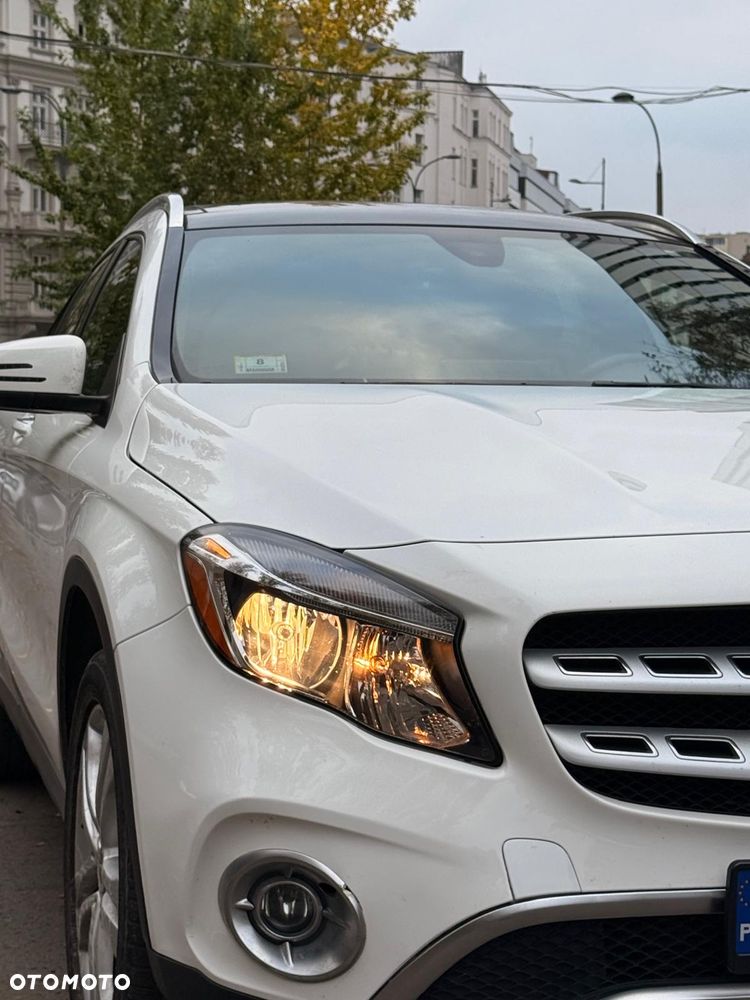Mercedes-Benz GLA - 21