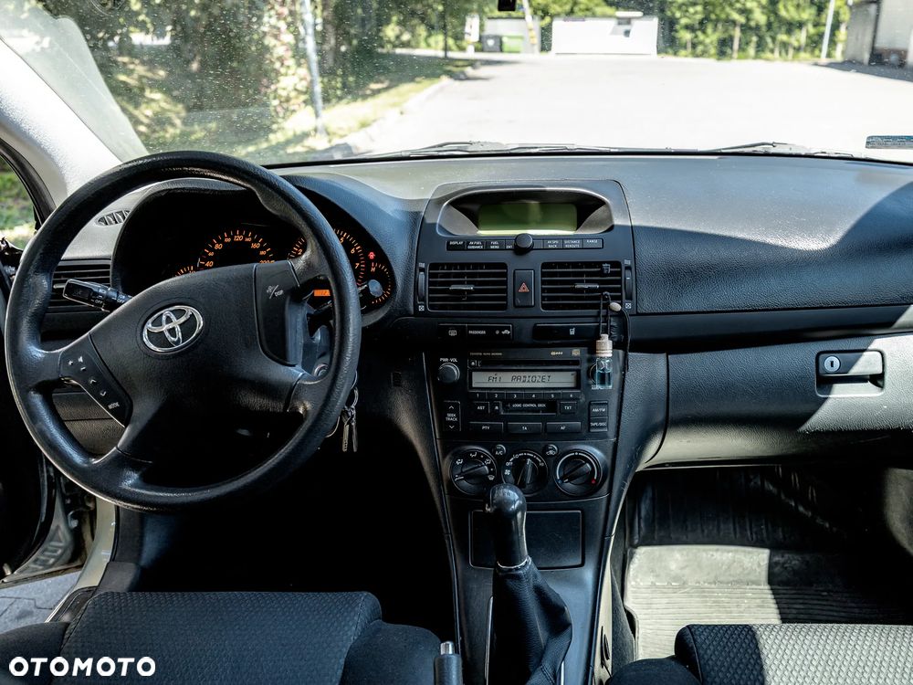 Toyota Avensis 1.8 VVT-i Luna - 19