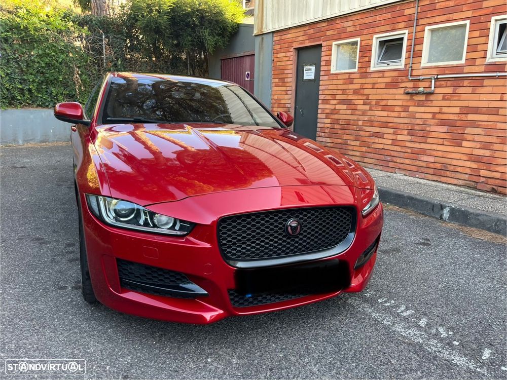 Jaguar XE - 4