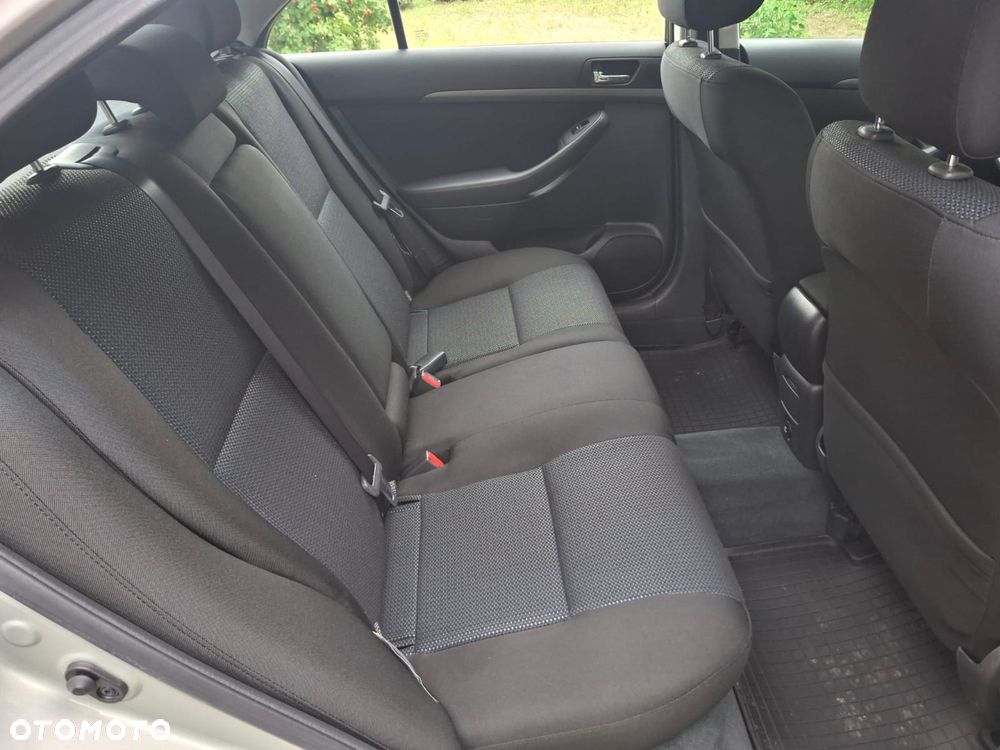 Toyota Avensis 1.8 VVT-i Executive - 20