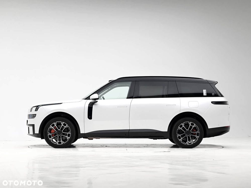 Lynk & Co 900 - 9