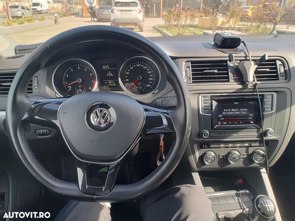 Volkswagen Jetta 1.2 TSI Comfortline - 12