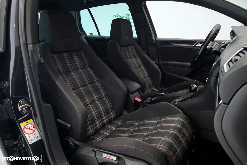 VW Golf 2.0 TSi GTI DSG - 14