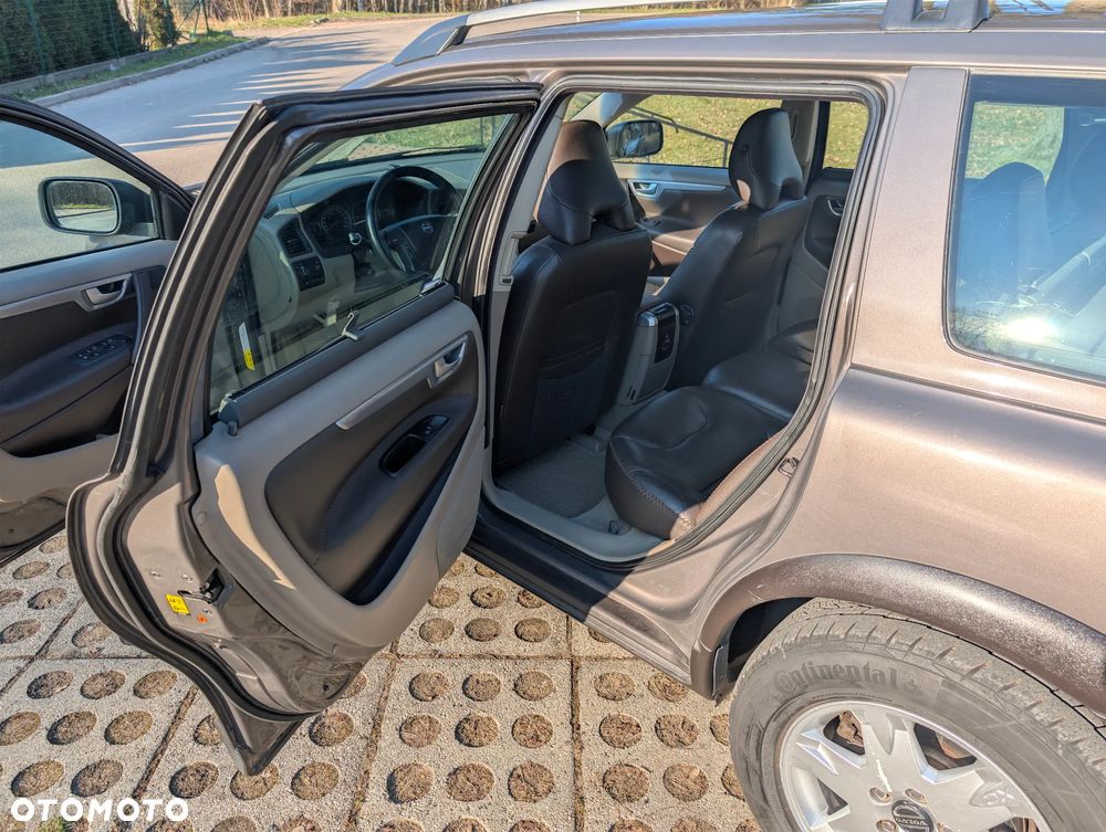 Volvo XC 70 2.4D5 AWD Summum - 13