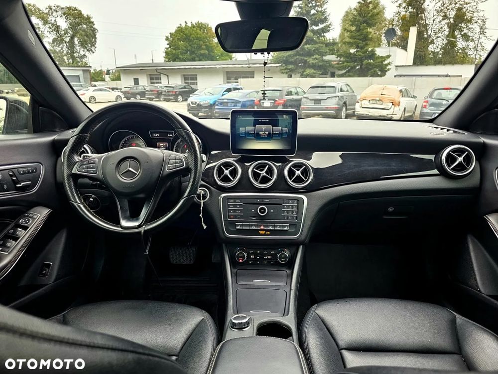 Mercedes-Benz CLA 250 4-Matic - 32