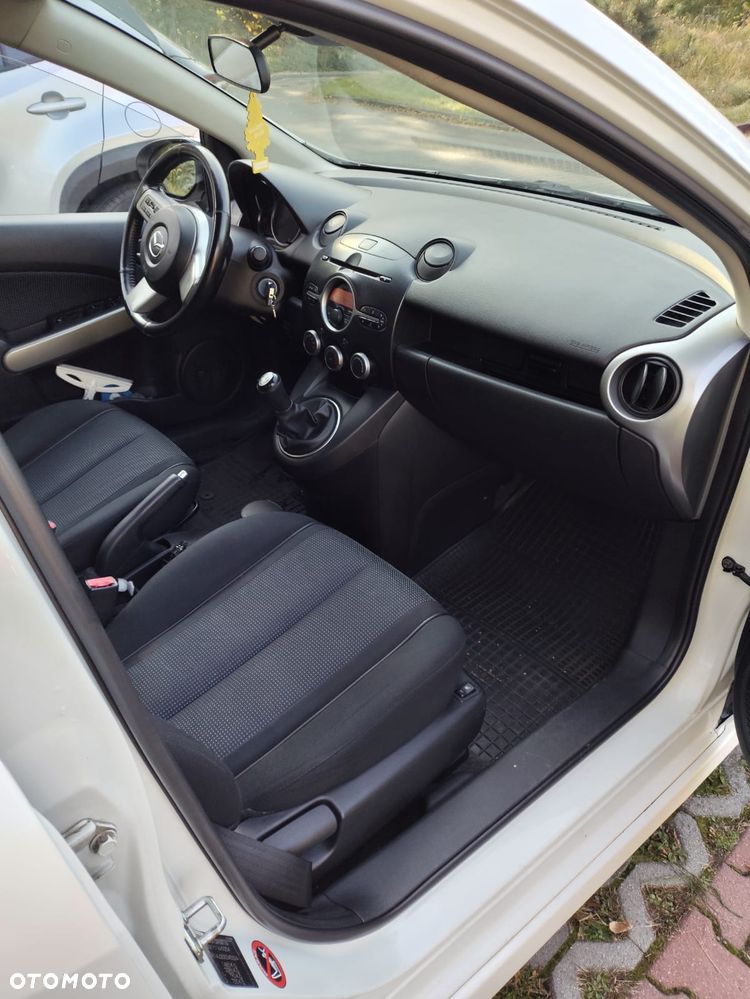 Mazda 2 - 7