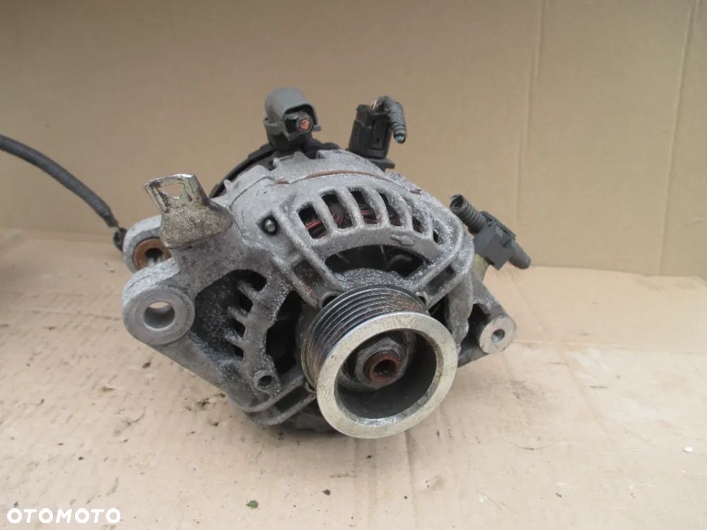 alternator Toyota Yaris II 27060-40020 104210-8160 - 1